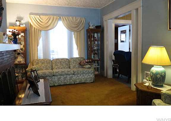 4th image of 37 Lockwood Ave
