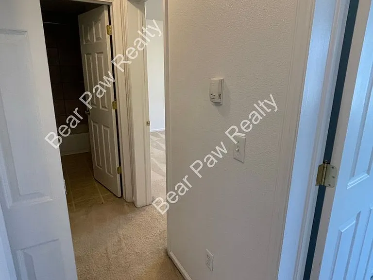 1218 Taft Ave — Photo 8