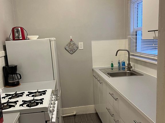 4th image of 830 Park Blvd APT 12