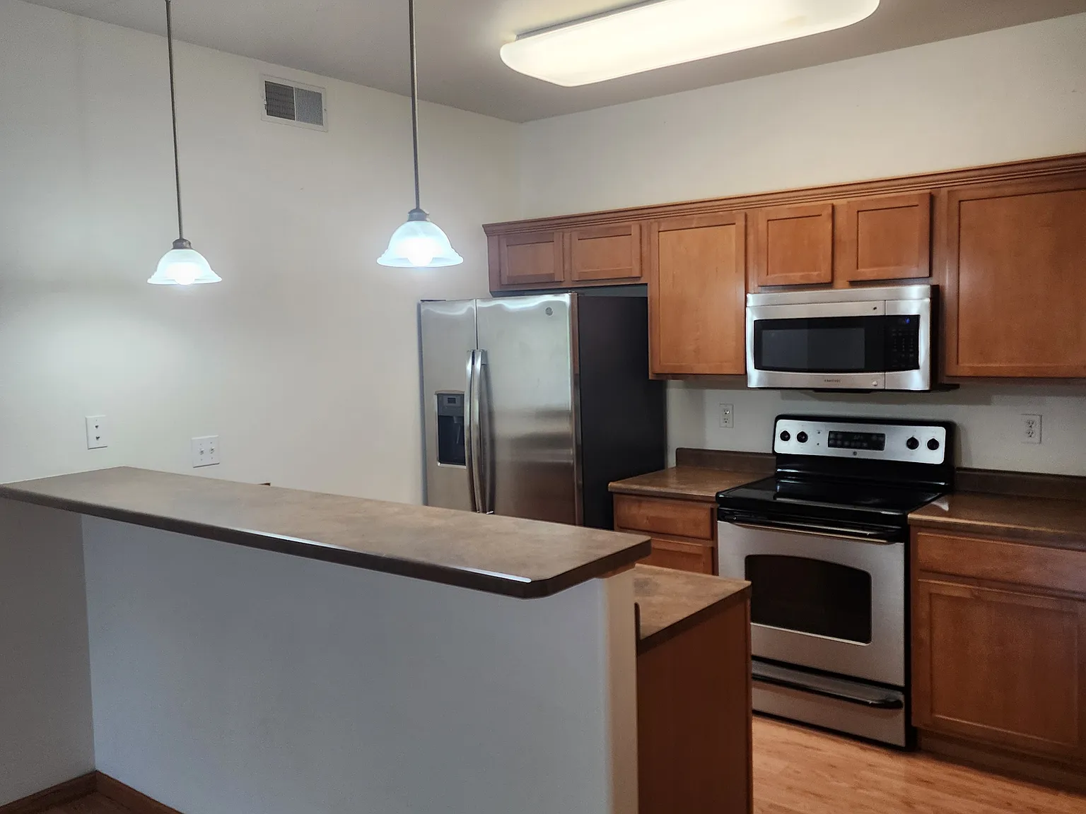 2 bed, 1157 sqft, $1,650 — Photo 3