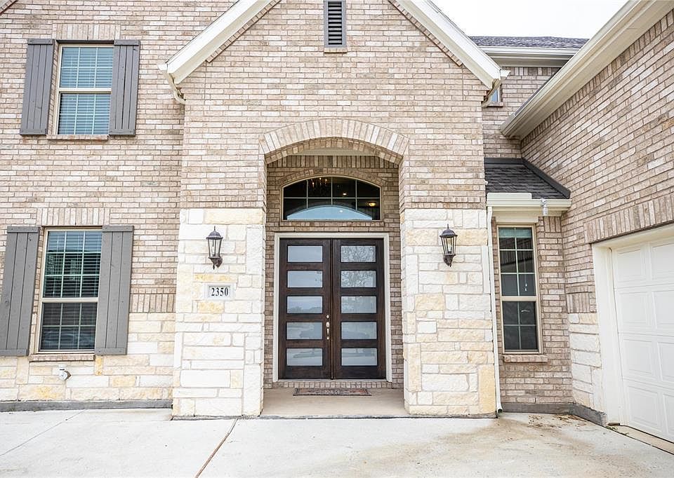 1st image of 2350 Bottlebrush Dr