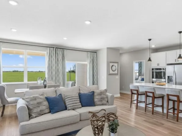 2159 Bluff Heights Dr, Shakopee, MN 55379