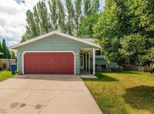 1246 32nd Street Cir S, Moorhead, MN 56560