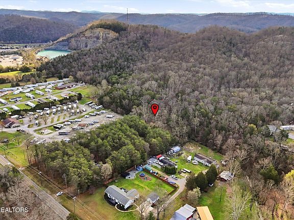 2nd image of 842 E Raccoon Valley Dr