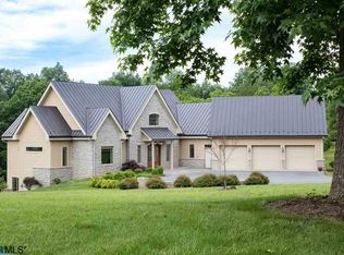 1155 Inglecress Dr, Charlottesville, VA 22901