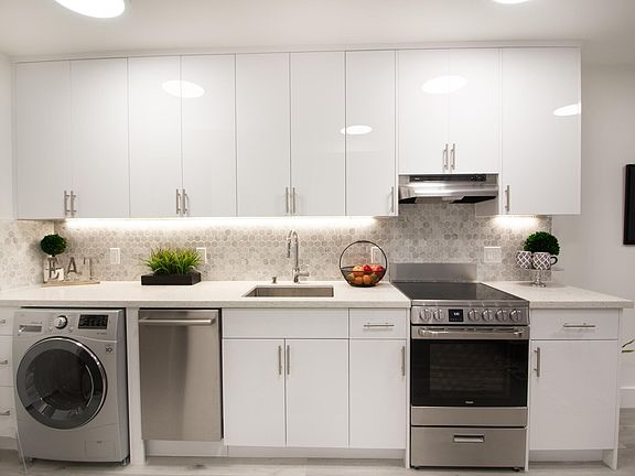 2nd image of 589 Dolores St #1
