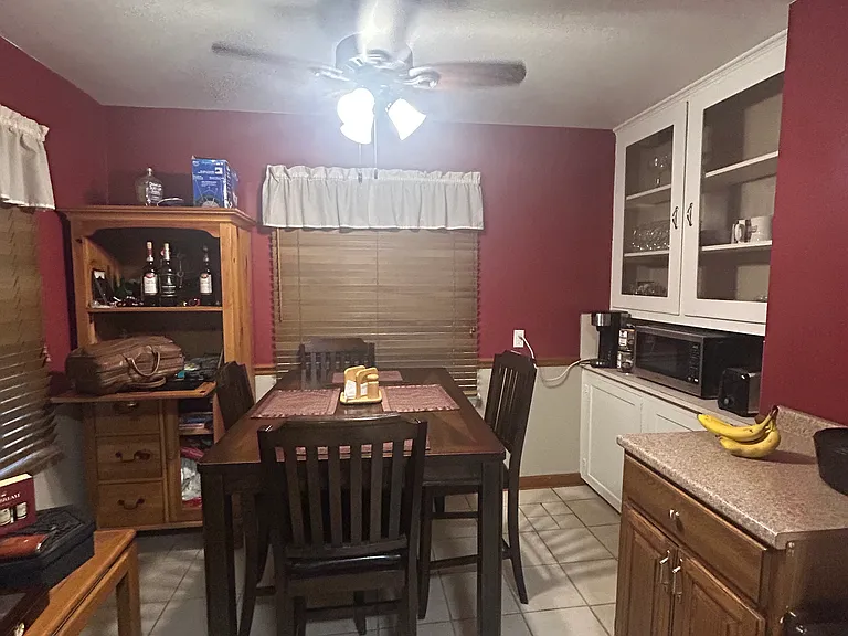 Dining room (attached to kitchen)