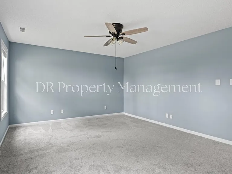 4712 Periwinkle Pl — Photo 12