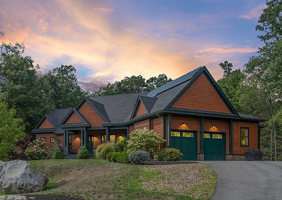 1st image of 14 Dogwood Ln