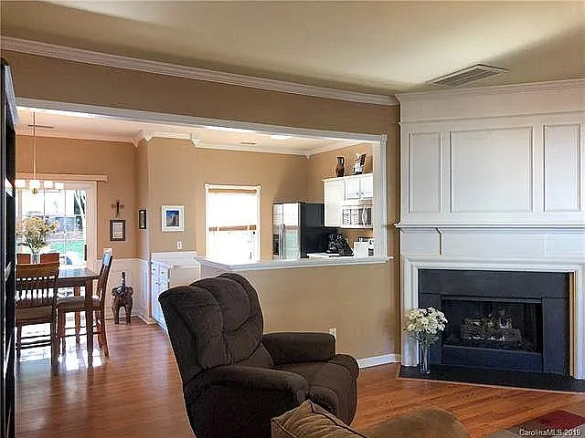 3024 Mannington Dr — Photo 15