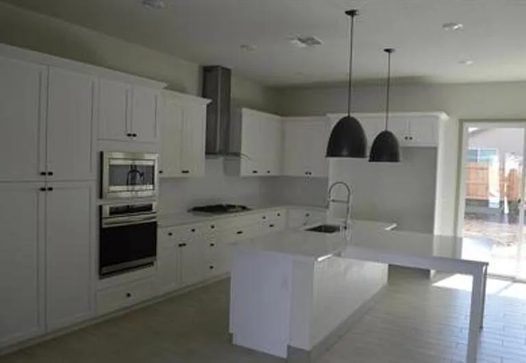 2430 Bastidas Dr — Photo 14