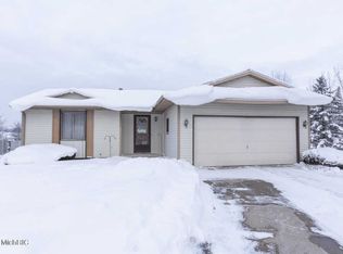 963 N Park Ct NE, Grand Rapids, MI 49525