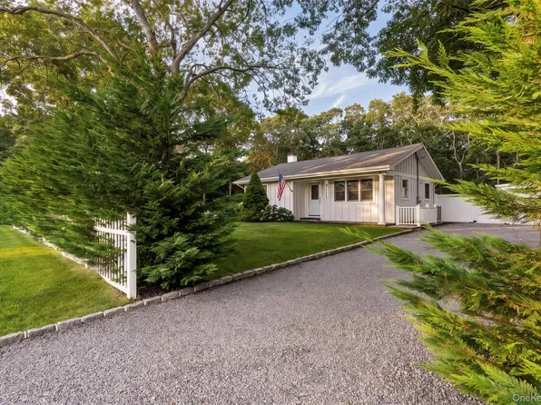81 S Country Road, Quiogue, NY 11978