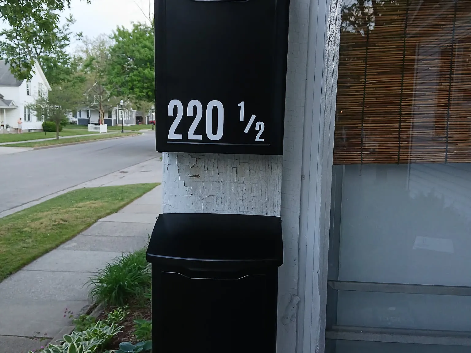 220 W 16th St — Photo 4