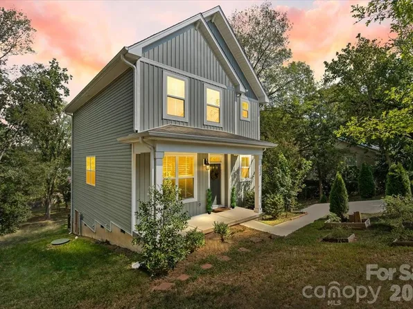 226 1st St, Mount Holly, NC 28120