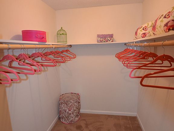 3rd image of 1403 Warwick Ave APT 221
