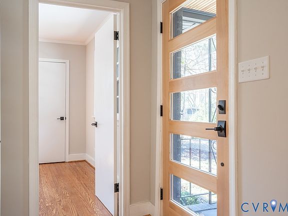 3rd image of 3827 W Weyburn Rd