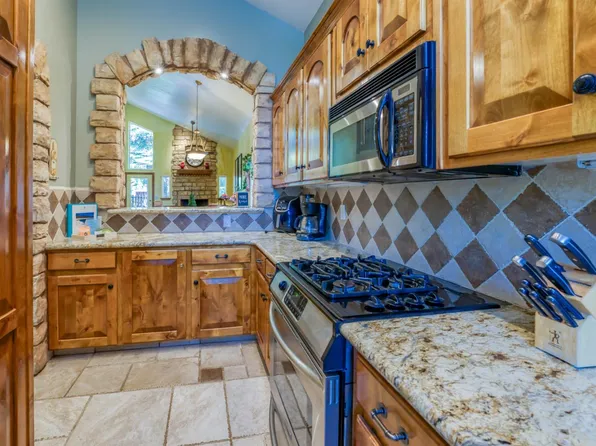 40739 Silvertip Ln, Shaver Lake, CA 93664