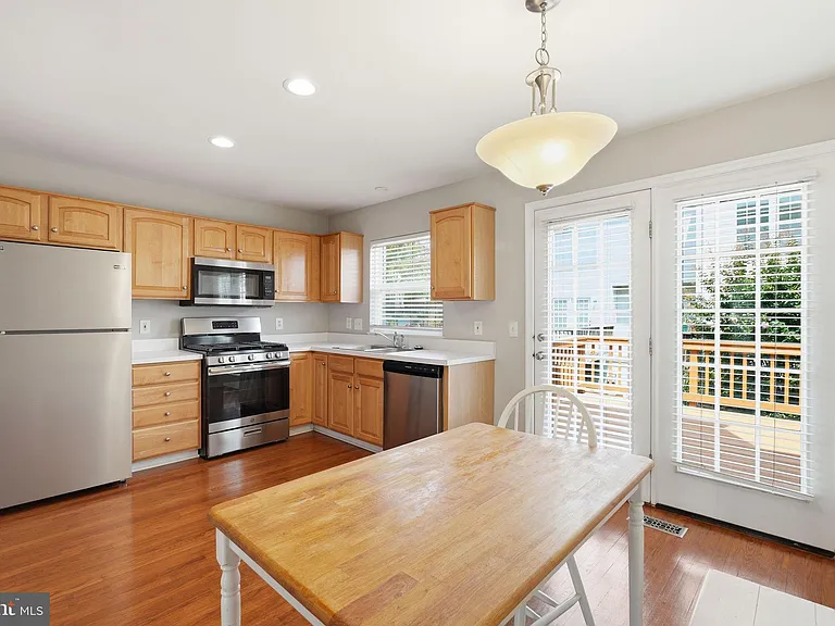 6374 Michael Robert Dr — Photo 4