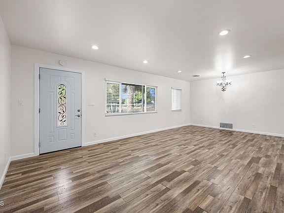 4th image of 15424 Mesquite St