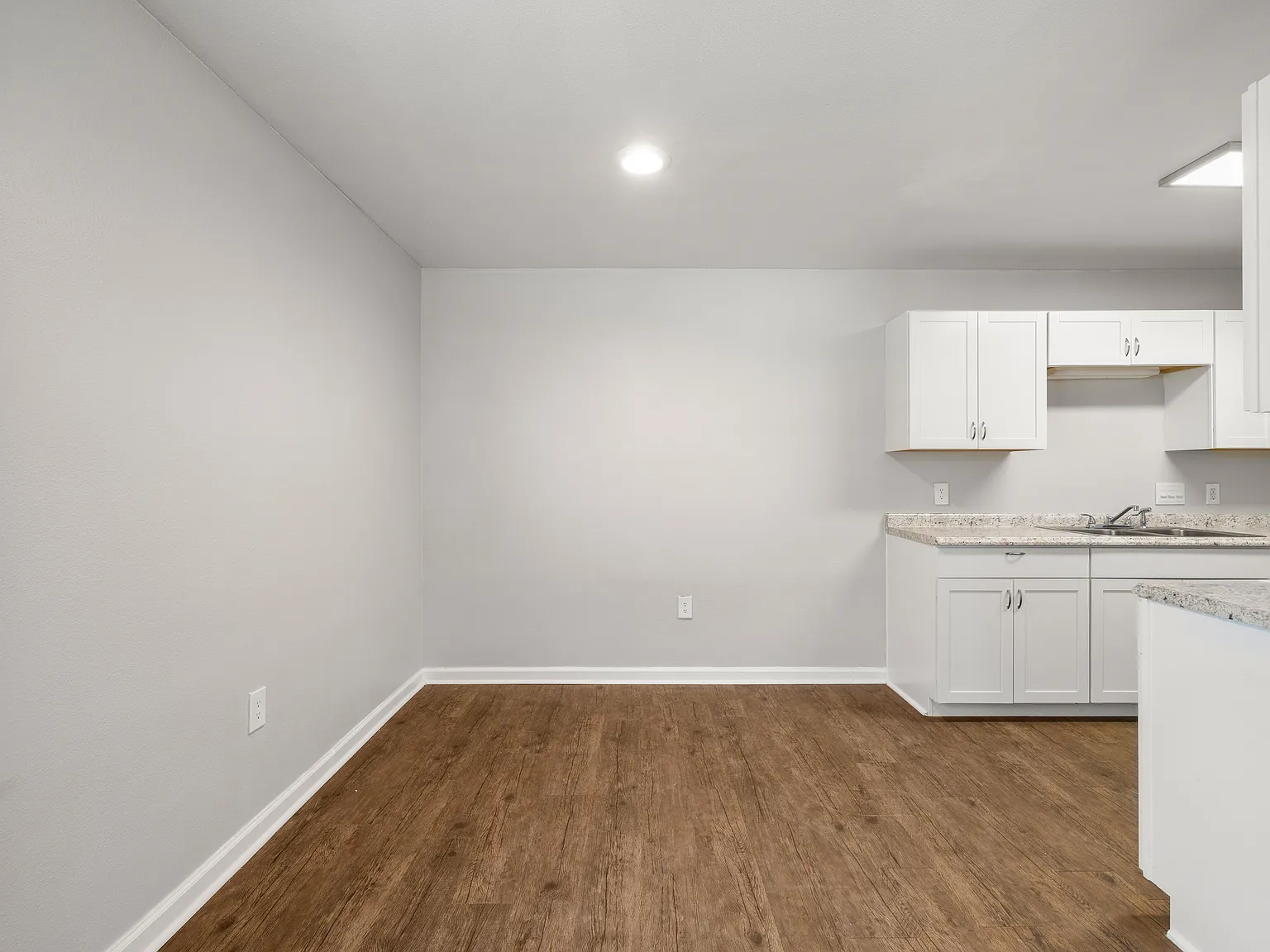 Weatherstone Park Apartments — Photo 3