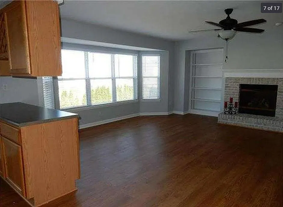 4 bed, 3.5 bath, 2434 sqft, $2,725 — Photo 3
