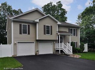 393 Angell Rd, North Providence, RI 02904