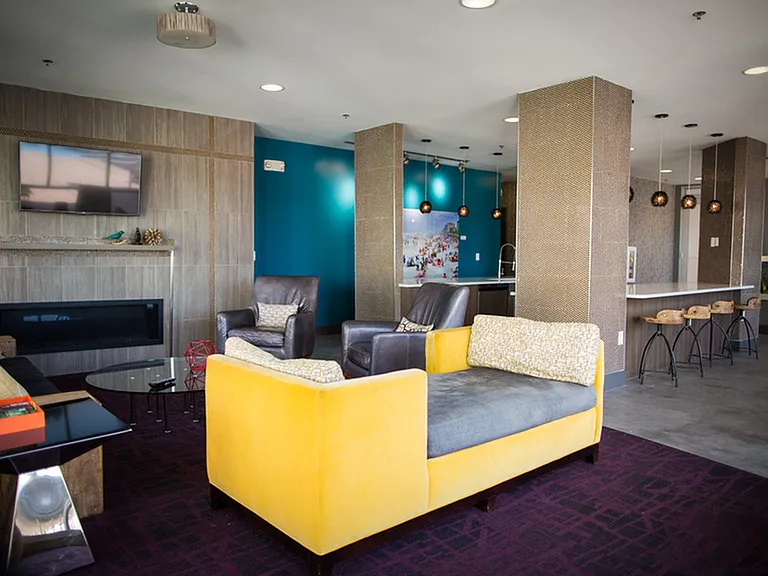 Artistry Aqua Lounge