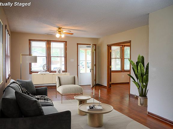 4th image of 302 N King St