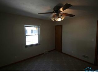 238 Jennings Rd, Rossford, OH 43460