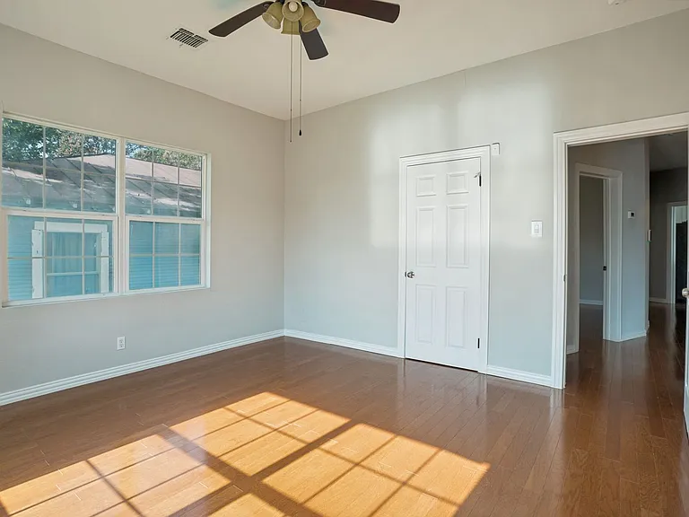 2219 N Flores St — Photo 7