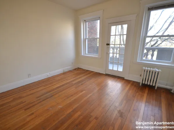 15 Egremont Rd, Brighton, MA
