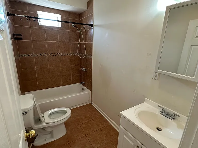 2600 Wilder St — Photo 11