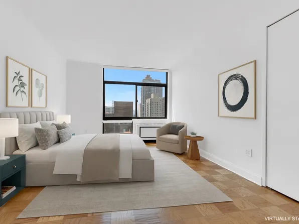 303 East 43rd Street image 4 of 13