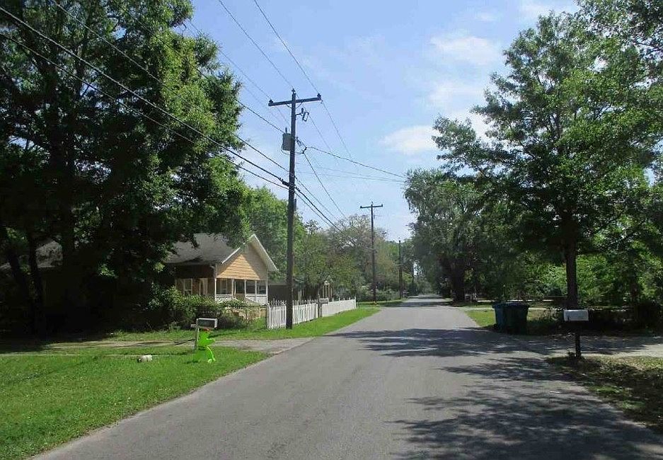 2nd image of 1706 Parsley Ave