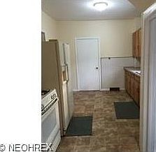 3rd image of 134 Barber Ave NE