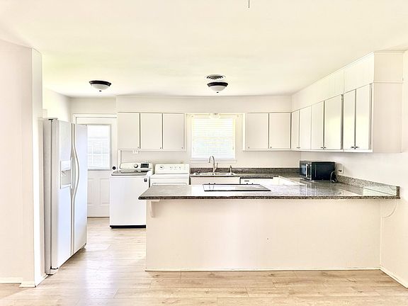 2nd image of 6967 Menlo Dr