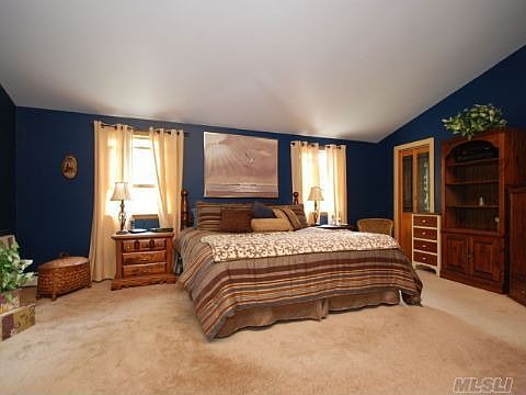 2nd image of 60 Munson Ln