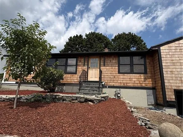 95 Hyde St, Cranston, RI 02920