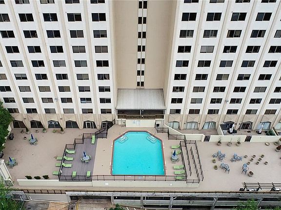 5th image of 2479 Peachtree Rd NE APT 1602
