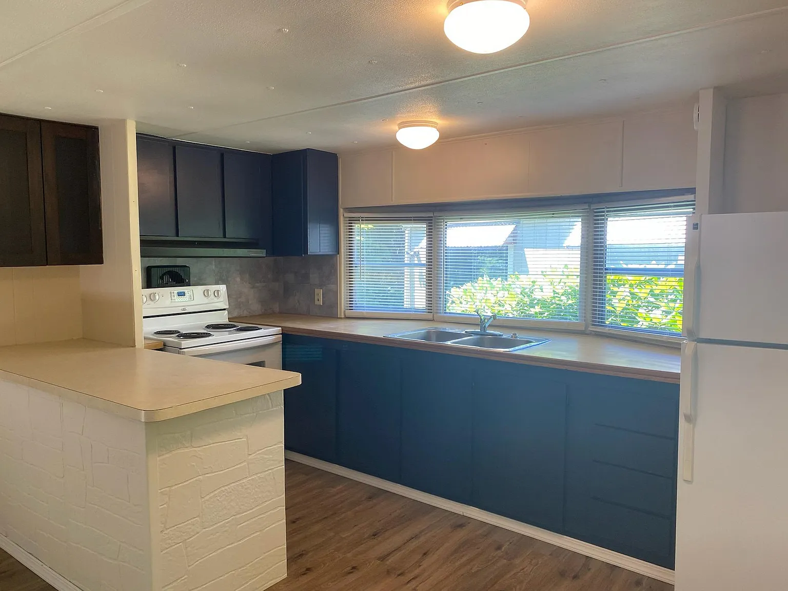 2 bed, 800 sqft, $1,400 — Photo 2