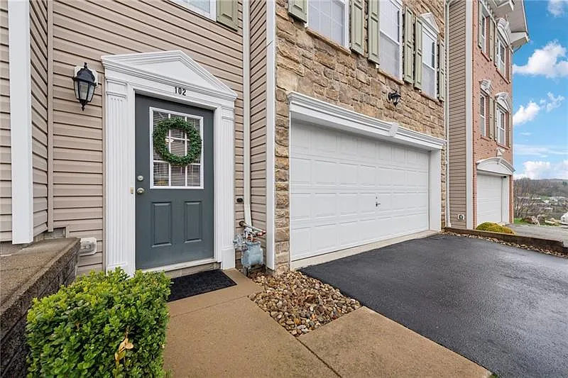 102 Alderwood Dr