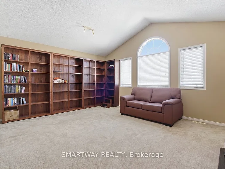 646 Ridgeview Dr — Photo 33