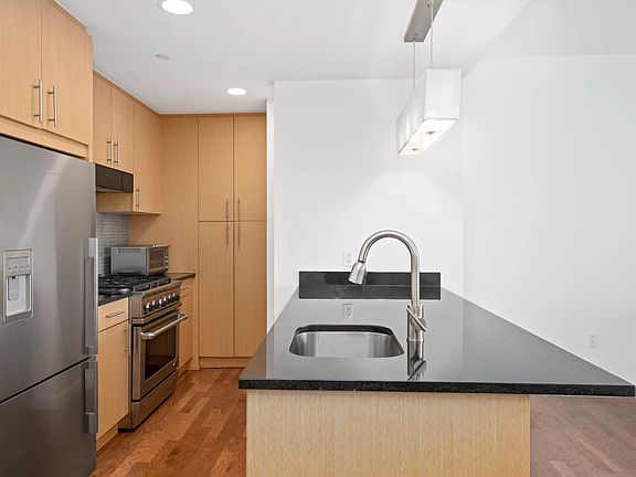 4th image of 48-15 11th St #6G