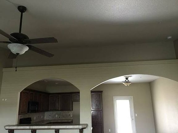 4th image of 846 N Acacia St