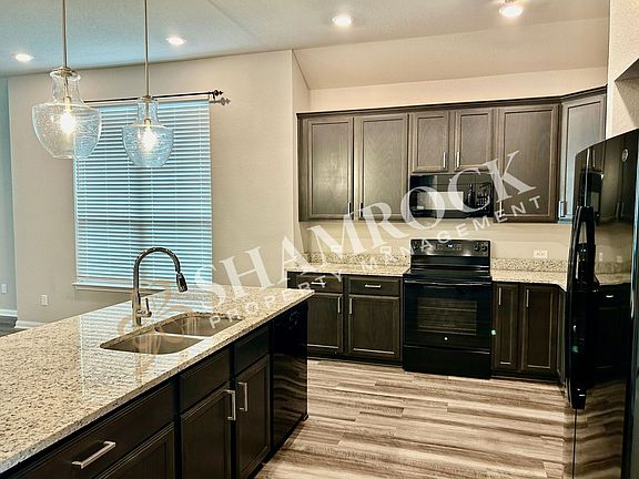 4th image of 10233 Driskill Dr