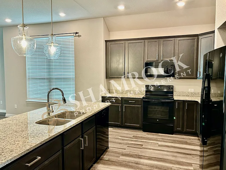 10233 Driskill Dr — Photo 4