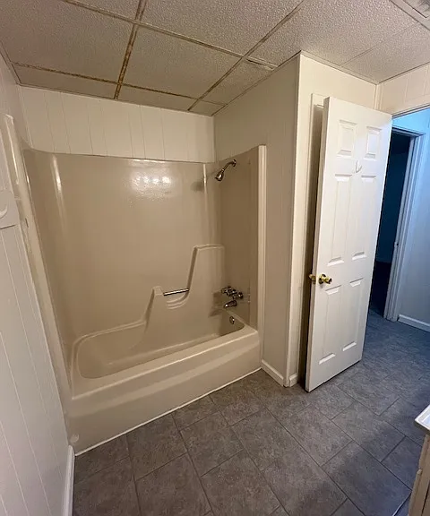 4655 Highland Ave — Photo 2