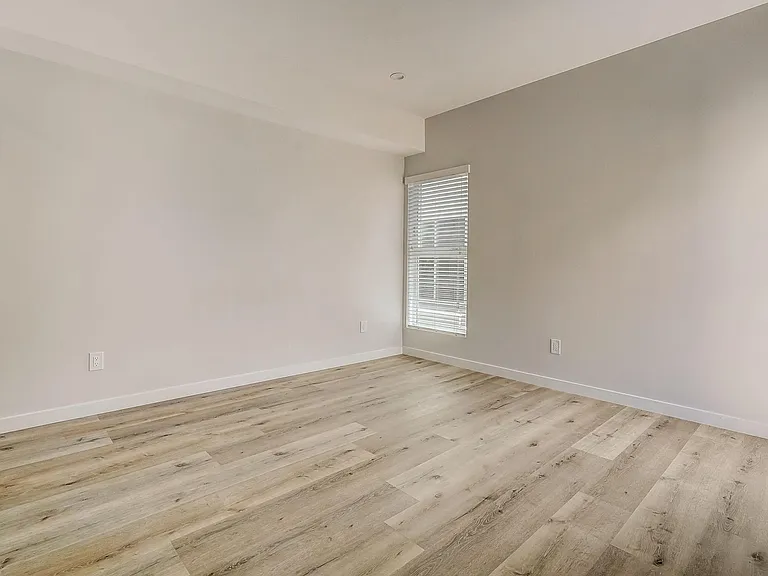 834 N June St #834 — Photo 13
