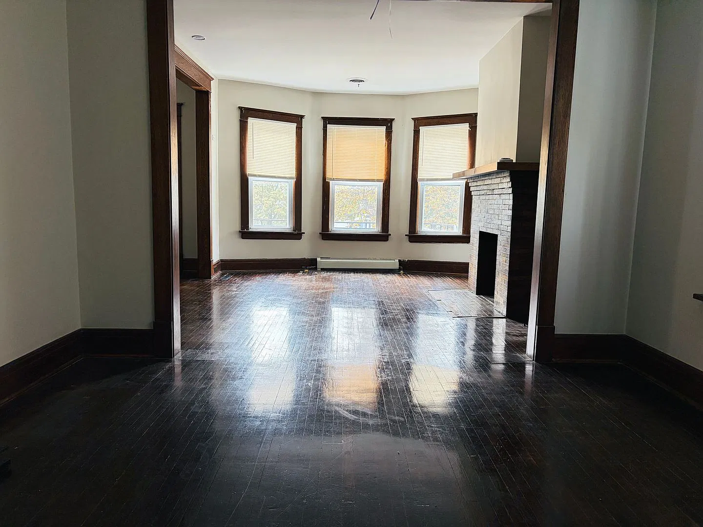 801 Niagara — Photo 3